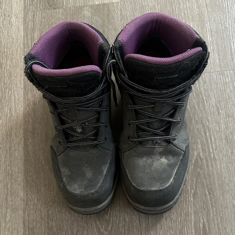 Women’s steel toe shoes